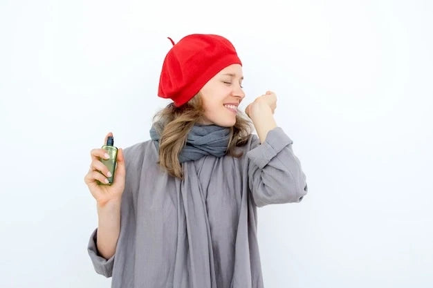 Orang yang memakai parfum